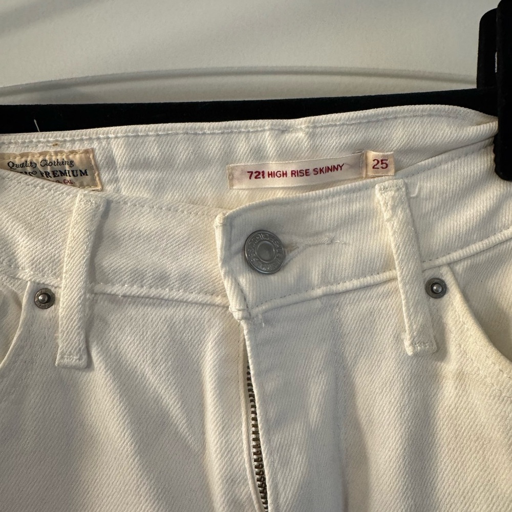 Levi's Women's White Skinny Jeans - Picture 2 of 3